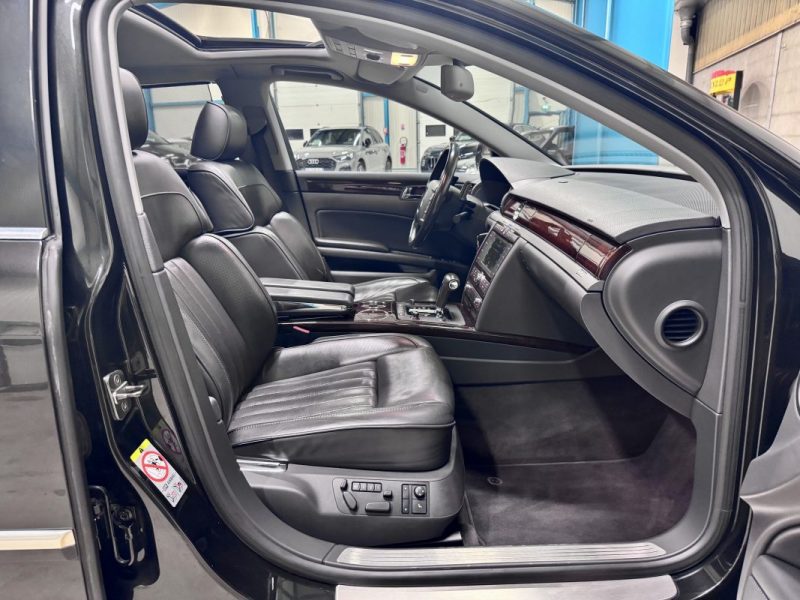 VOLKSWAGEN Phaeton (2) 4.2 V8 335ch 4-Motion Limousine BVA 4 Places