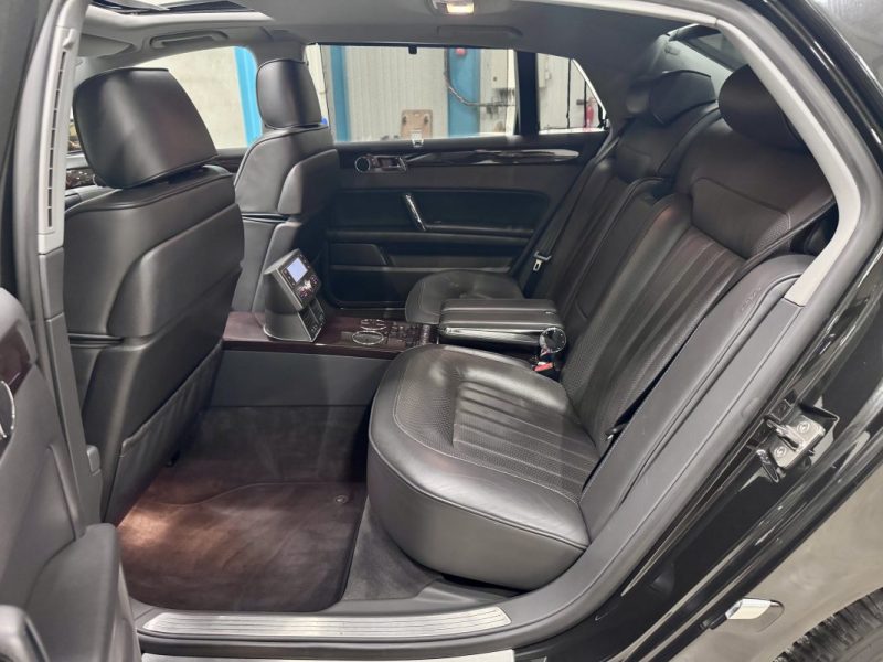 VOLKSWAGEN Phaeton (2) 4.2 V8 335ch 4-Motion Limousine BVA 4 Places