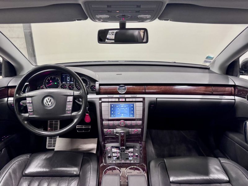 VOLKSWAGEN Phaeton (2) 4.2 V8 335ch 4-Motion Limousine BVA 4 Places