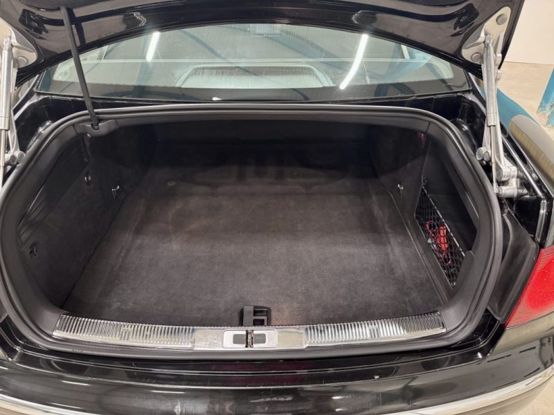 VOLKSWAGEN Phaeton (2) 4.2 V8 335ch 4-Motion Limousine BVA 4 Places