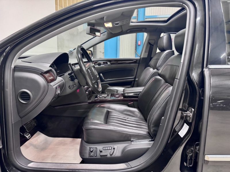 VOLKSWAGEN Phaeton (2) 4.2 V8 335ch 4-Motion Limousine BVA 4 Places