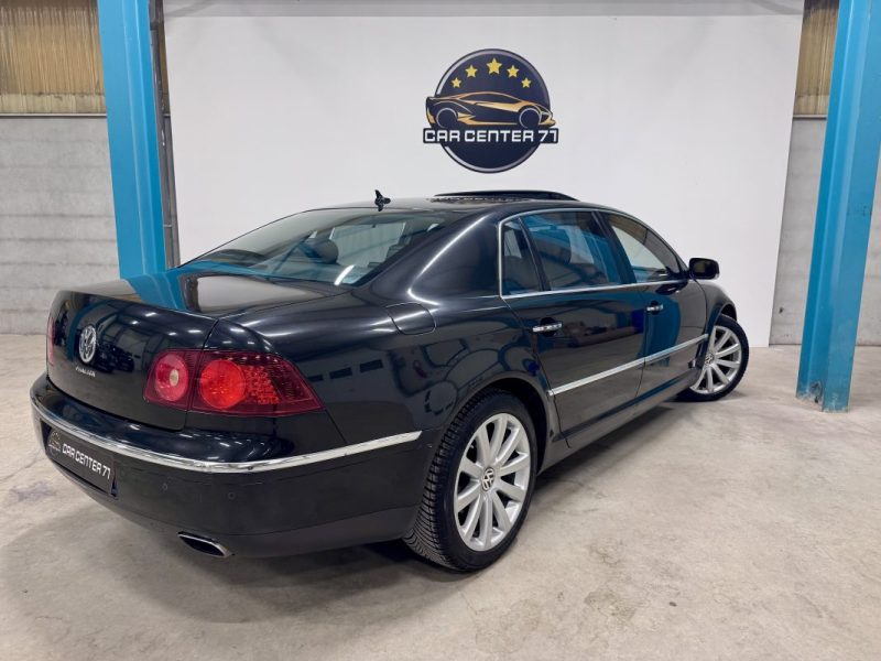 VOLKSWAGEN Phaeton (2) 4.2 V8 335ch 4-Motion Limousine BVA 4 Places