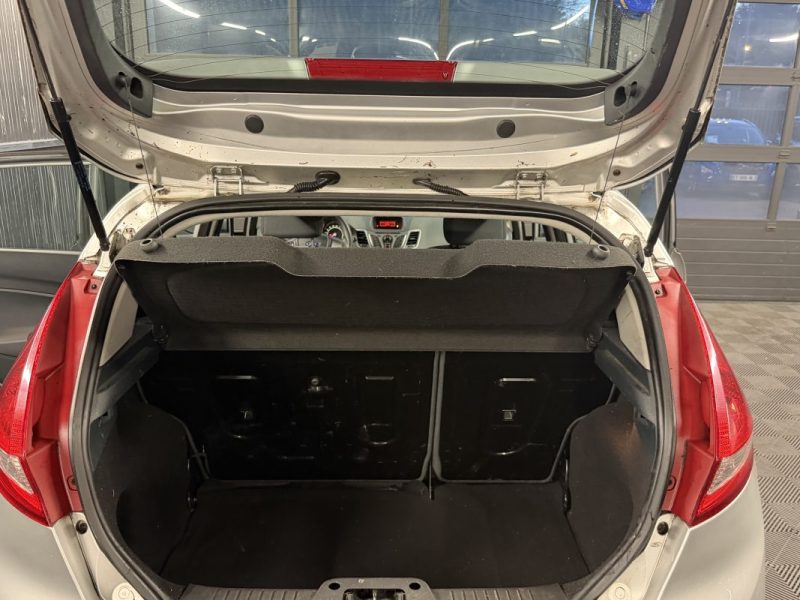 FORD FIESTA 5 V 1.4 TDCI 70 Cv 5 PORTES / CLIMATISATION BLUETOOTHT - GARANTIE 12 MOIS NATIONALE