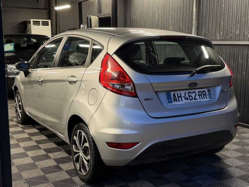FORD FIESTA 5 V 1.4 TDCI 70 Cv 5 PORTES / CLIMATISATION BLUETOOTHT - GARANTIE 12 MOIS NATIONALE