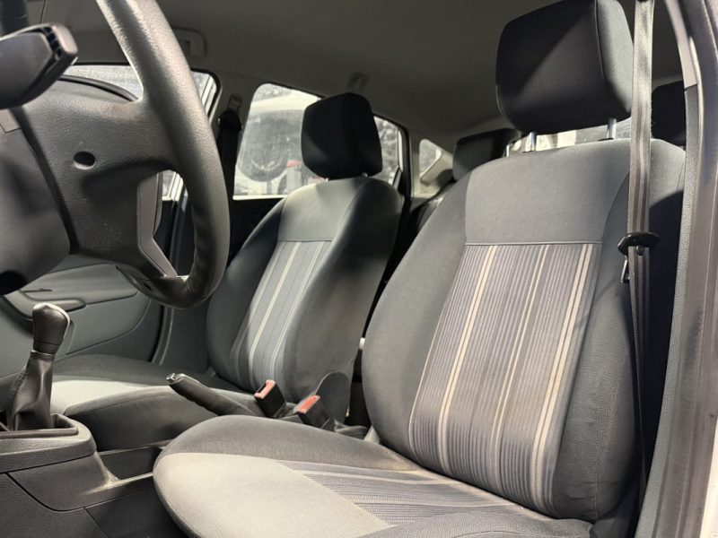 FORD FIESTA 5 V 1.4 TDCI 70 Cv 5 PORTES / CLIMATISATION BLUETOOTHT - GARANTIE 12 MOIS NATIONALE