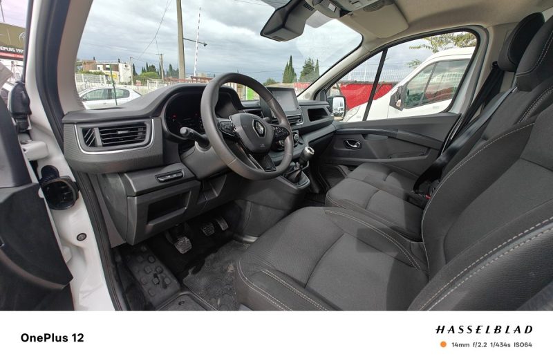 RENAULT TRAFIC III 2.0 DCI 130CV  L2H1 GRAND CONFORT RE91337 2023