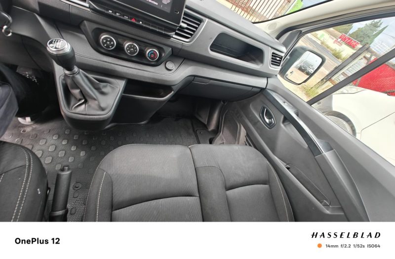 RENAULT TRAFIC III 2.0 DCI 130CV  L2H1 GRAND CONFORT RE91337 2023