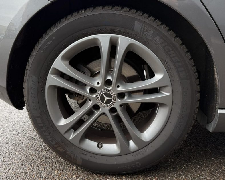 MERCEDES CLASSE A 160 - Entretien complet - Cuir intérieur - Garantie 6 mois - 2019