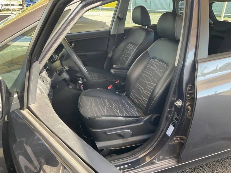 KIA VENGA 1.6 CRDI 115 Cv - CAMERA / TOIT OUVRANT - GARANTIE 12 MOIS NATIONALE 