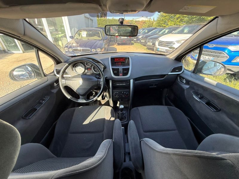 Peugeot 207 1.4i 90 Ch Garantie 