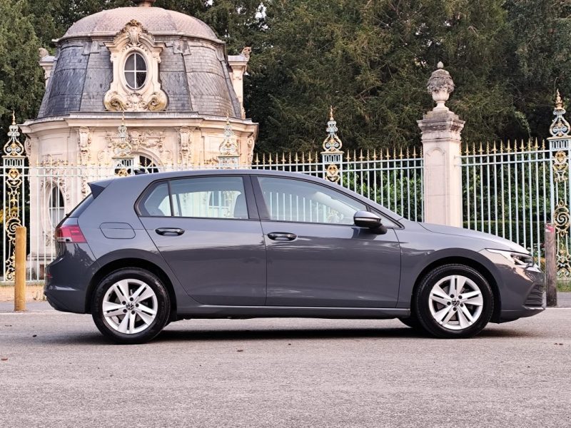 VOLKSWAGEN GOLF 8 1.0 E-TSI OPF 110 DSG7 LIFE BUSINESS 2023
