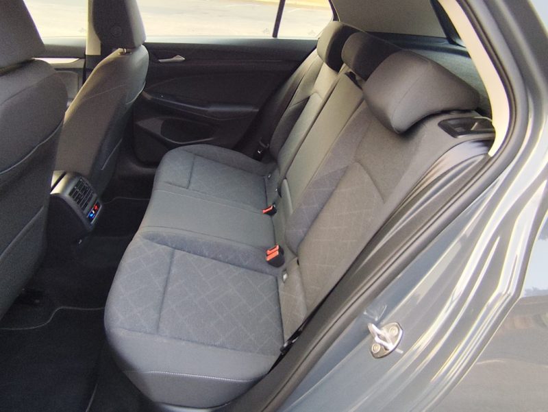 VOLKSWAGEN GOLF 8 1.0 E-TSI OPF 110 DSG7 LIFE BUSINESS 2023
