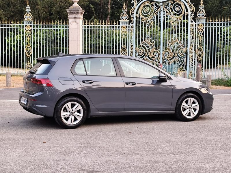 VOLKSWAGEN GOLF 8 1.0 E-TSI OPF 110 DSG7 LIFE BUSINESS 2023