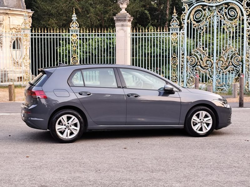VOLKSWAGEN GOLF 8 1.0 E-TSI OPF 110 DSG7 LIFE BUSINESS 2023