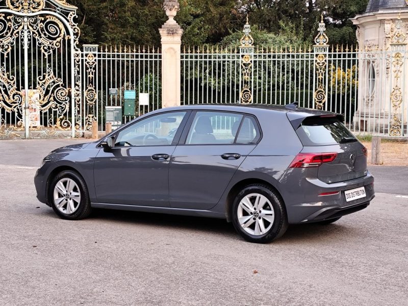 VOLKSWAGEN GOLF 8 1.0 E-TSI OPF 110 DSG7 LIFE BUSINESS 2023