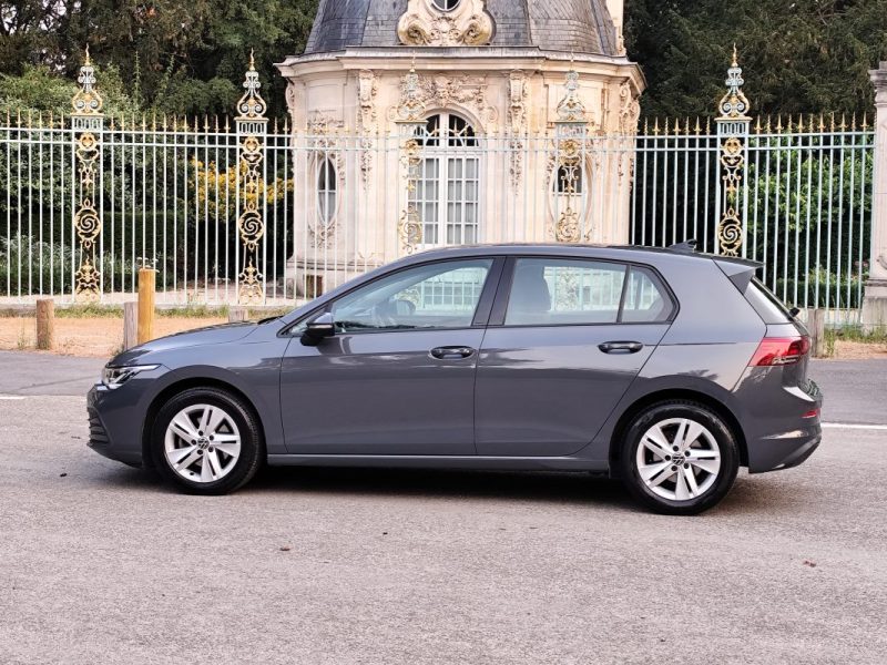 VOLKSWAGEN GOLF 8 1.0 E-TSI OPF 110 DSG7 LIFE BUSINESS 2023