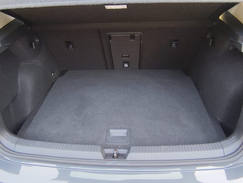 VOLKSWAGEN GOLF 8 1.0 E-TSI OPF 110 DSG7 LIFE BUSINESS 2023