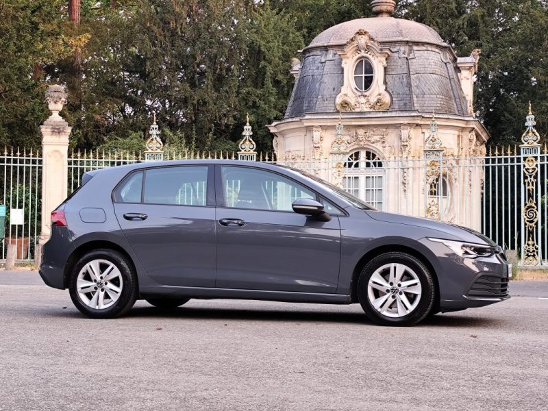 VOLKSWAGEN GOLF 8 1.0 E-TSI OPF 110 DSG7 LIFE BUSINESS 2023