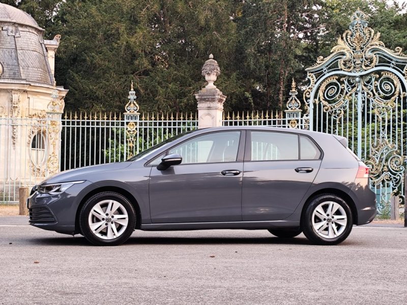 VOLKSWAGEN GOLF 8 1.0 E-TSI OPF 110 DSG7 LIFE BUSINESS 2023
