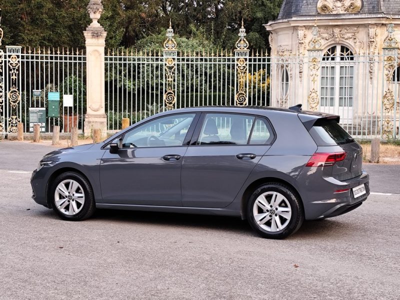 VOLKSWAGEN GOLF 8 1.0 E-TSI OPF 110 DSG7 LIFE BUSINESS 2023