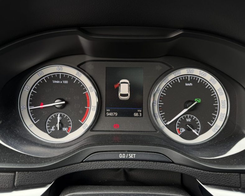 SKODA KAROQ 1.5 TSI - 150ch - Sièges chauffants A/A - Toit pano - Entretient SKODA - Garantie 6 mois