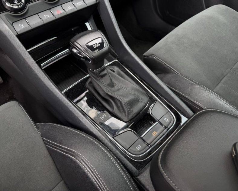 SKODA KAROQ 1.5 TSI - 150ch - Sièges chauffants A/A - Toit pano - Entretient SKODA - Garantie 6 mois