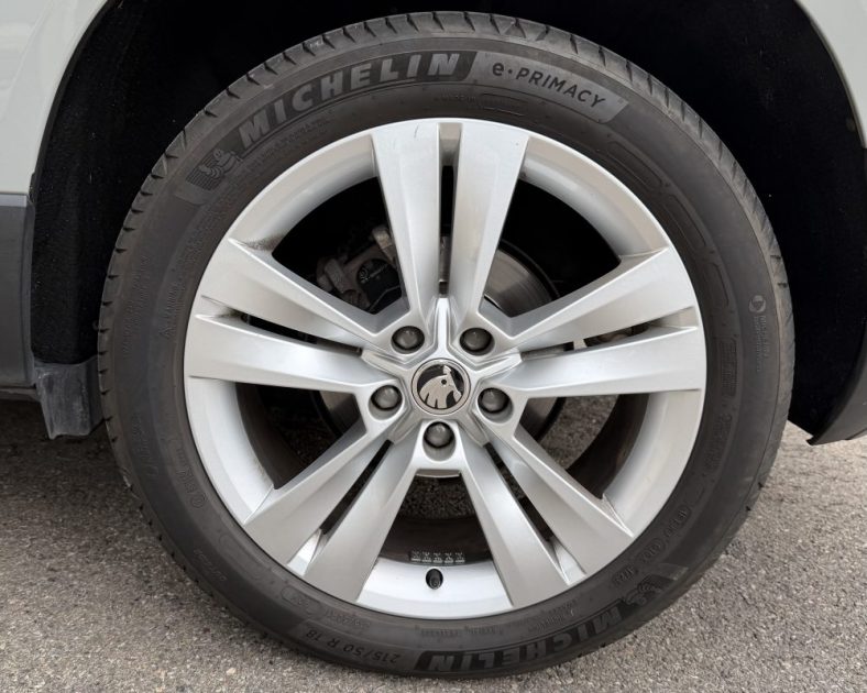 SKODA KAROQ 1.5 TSI - 150ch - Sièges chauffants A/A - Toit pano - Entretient SKODA - Garantie 6 mois