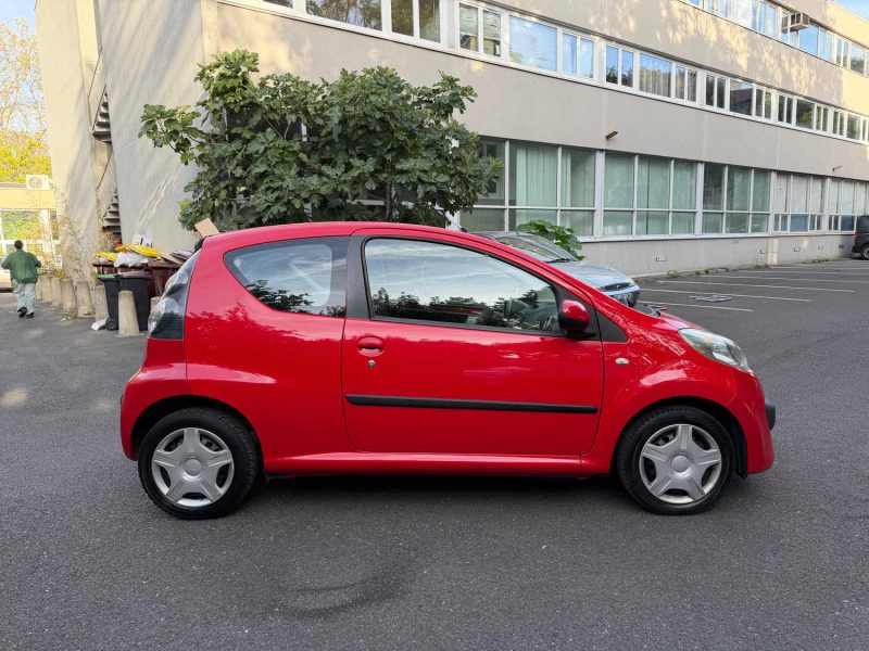 CITROËN C1 1.0e 12V 68ch Automatique, rouge, 4 cv, 3 portes, garantie : 3 mois.
