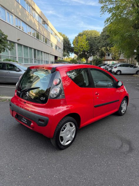CITROËN C1 1.0e 12V 68ch Automatique, rouge, 4 cv, 3 portes, garantie : 3 mois.