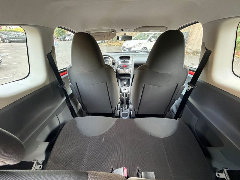 CITROËN C1 1.0e 12V 68ch Automatique, rouge, 4 cv, 3 portes, garantie : 3 mois.