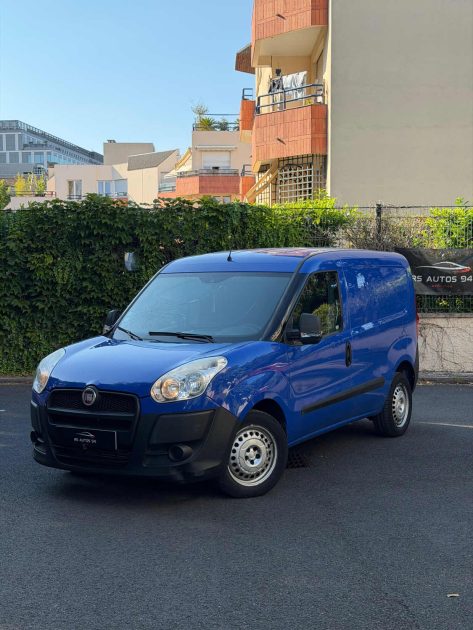 FIAT DOBLO 1.4 T-Jet 16v 120 ch GNV Dynamic, bleu, 5 cv, 5 portes garantie 3 mois