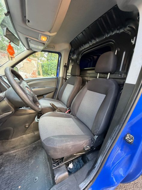 FIAT DOBLO 1.4 T-Jet 16v 120 ch GNV Dynamic, bleu, 5 cv, 5 portes garantie 3 mois
