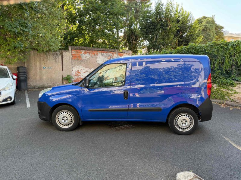 FIAT DOBLO 1.4 T-Jet 16v 120 ch GNV Dynamic, bleu, 5 cv, 5 portes garantie 3 mois
