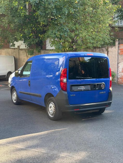 FIAT DOBLO 1.4 T-Jet 16v 120 ch GNV Dynamic, bleu, 5 cv, 5 portes garantie 3 mois
