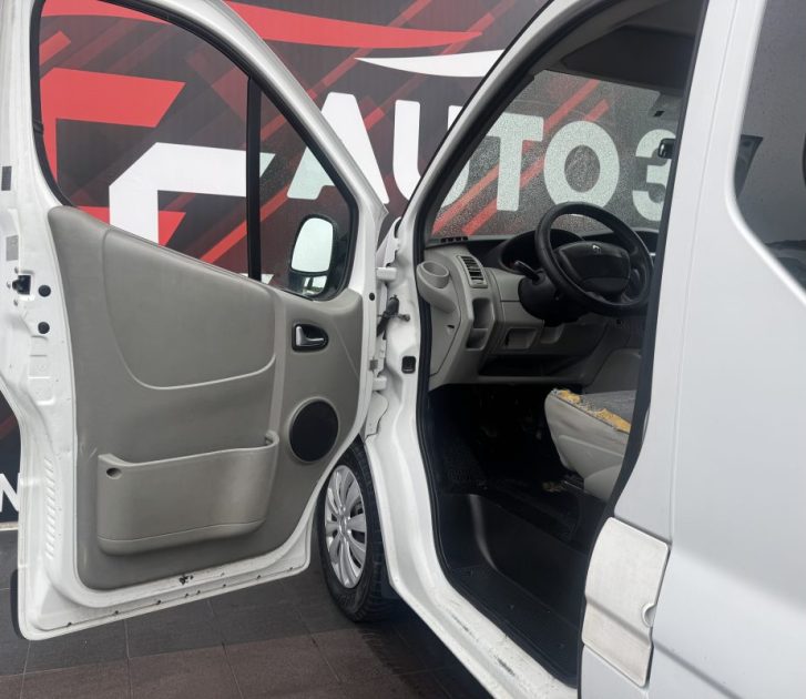 RENAULT TRAFIC II AUTOBUSAUTOCAR 2.0 DCI 115 2014 TTC
