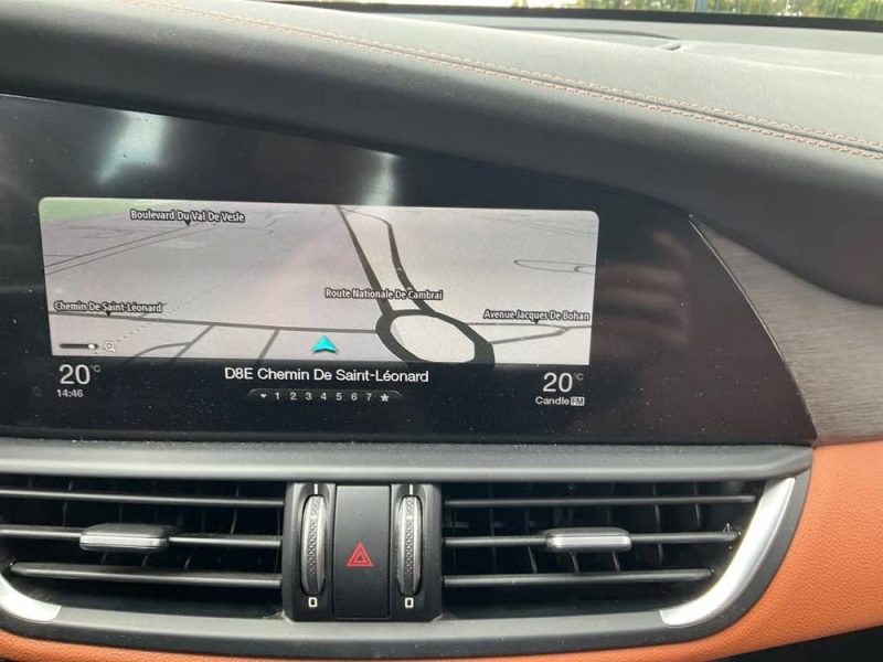 ALFA ROMEO GIULIA 2.0T 200 Cv - TOIT OUVRANT / GPS - GARANTIE 12 MOIS NATIONALE 