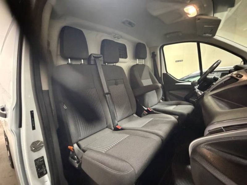 Ford Transit Custom 290 L1H1 2.2 TDCi 125 ch – GARANTIE 12 MOIS / ATTELAGE 