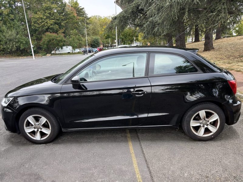 AUDI A1 1.4 TDI 90 Ambiente - CT VIERGE - DISTRIBUTION FAITE 