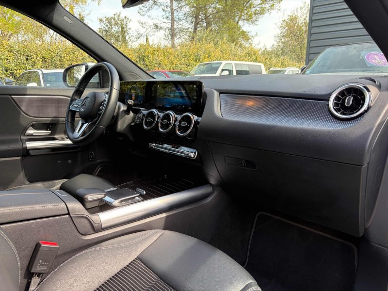 MERCEDES GLA PROGRESSIVE LINE 7 G-DCT