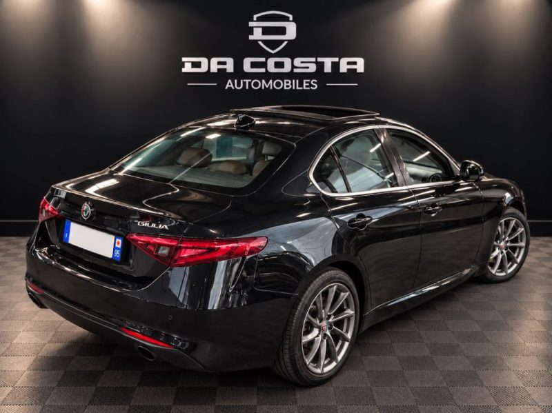 ALFA ROMEO GIULIA 2.0 T 200 Cv - TOIT OUVRANT / GPS - GARANTIE 12 MOIS NATIONALE 