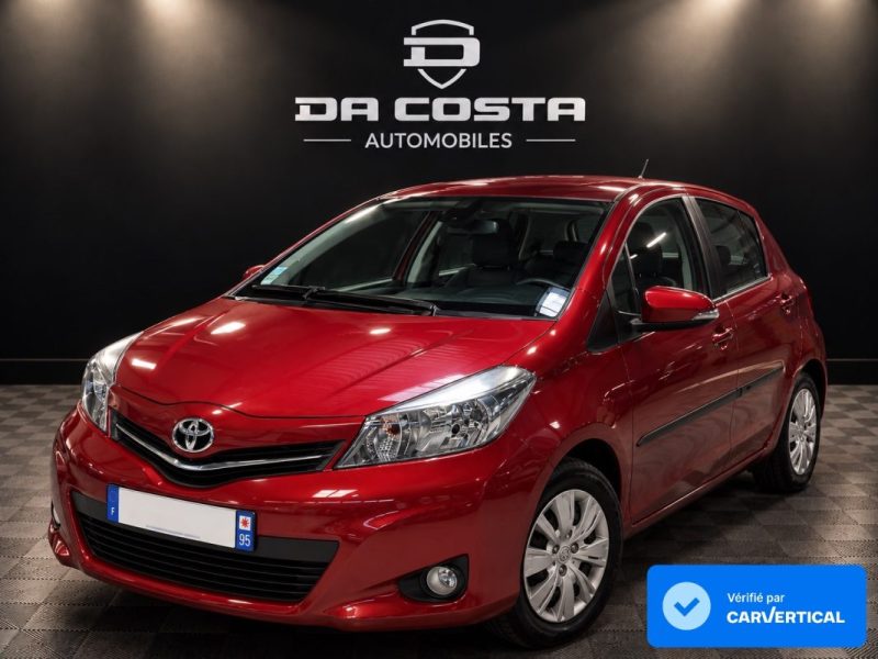 TOYOTA YARIS 1.3 VVTI 100 Cv BVA - TOIT PANORAMIQUE / CAMERA - GARANTIE 12 MOIS NATIONALE 