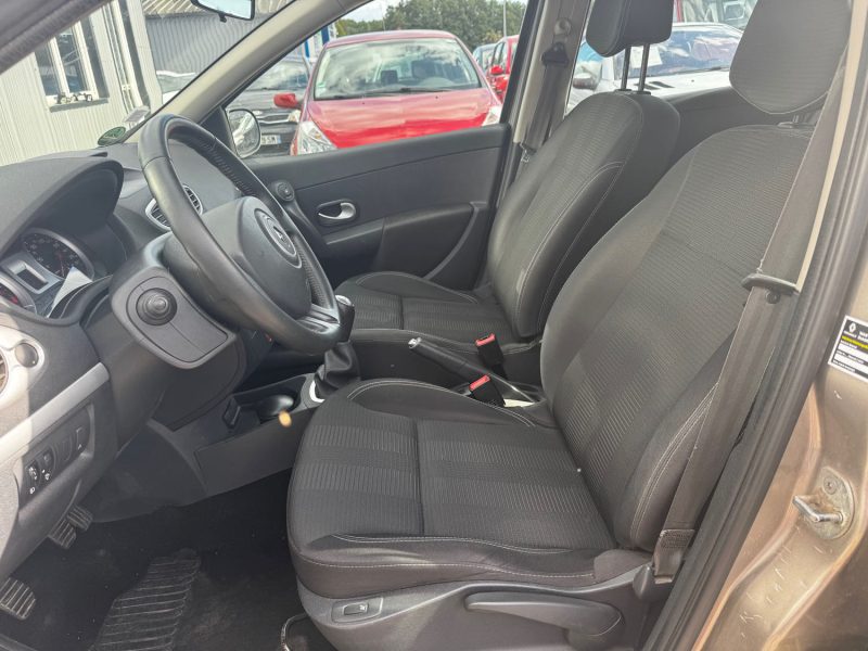 RENAULT CLIO 1.2 16 V 101CH 2010