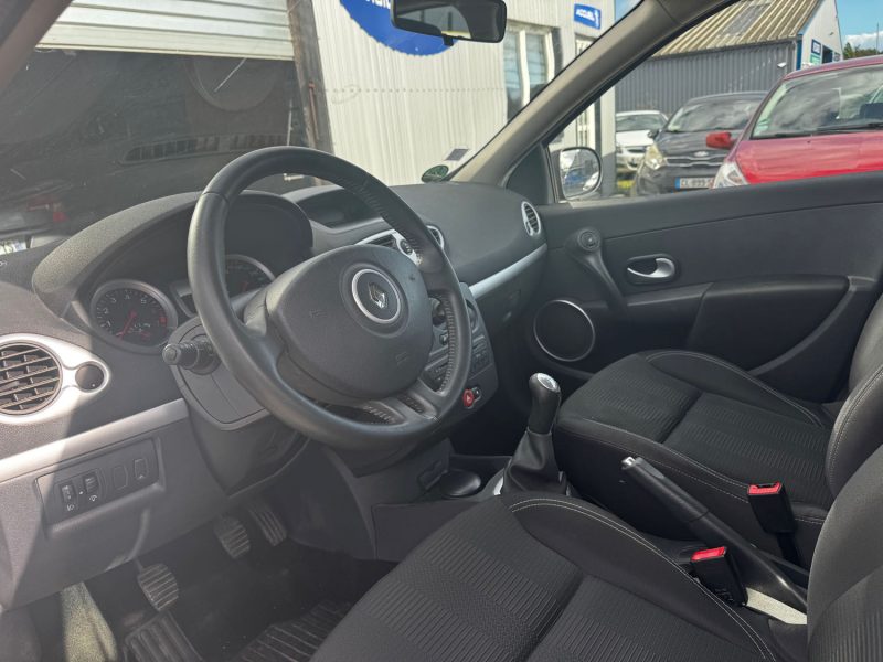 RENAULT CLIO 1.2 16 V 101CH 2010