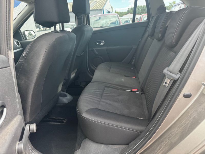 RENAULT CLIO 1.2 16 V 101CH 2010