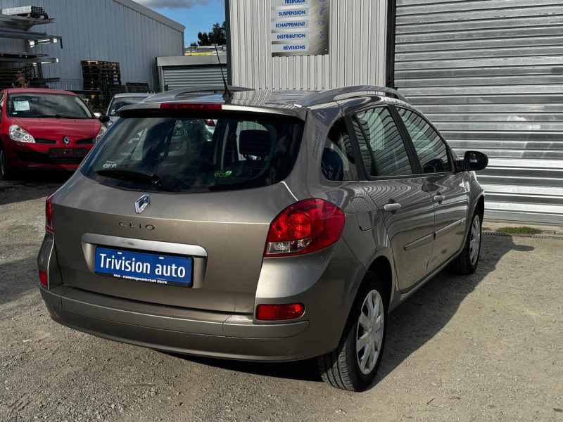 RENAULT CLIO 1.2 16 V 101CH 2010