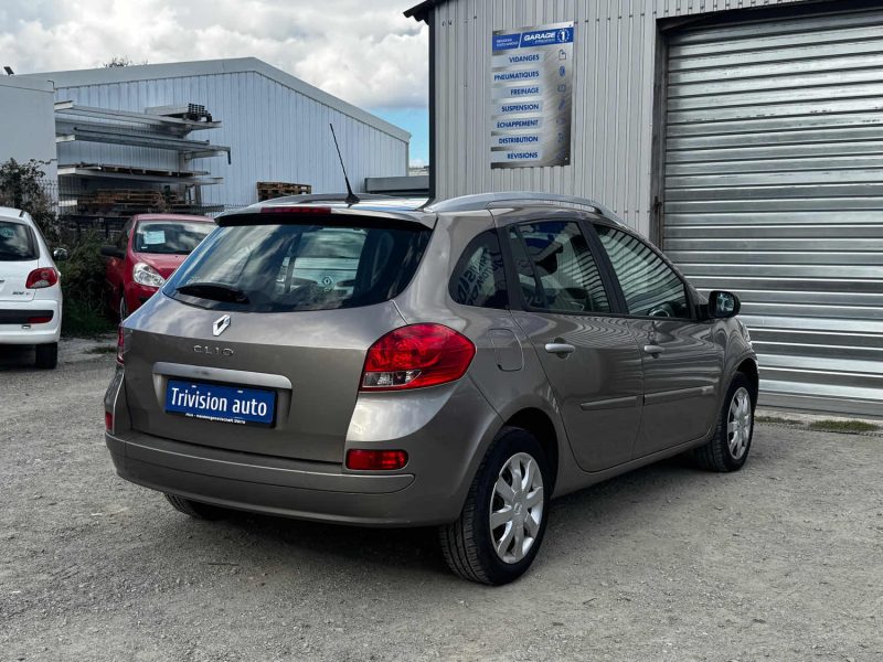RENAULT CLIO 1.2 16 V 101CH 2010