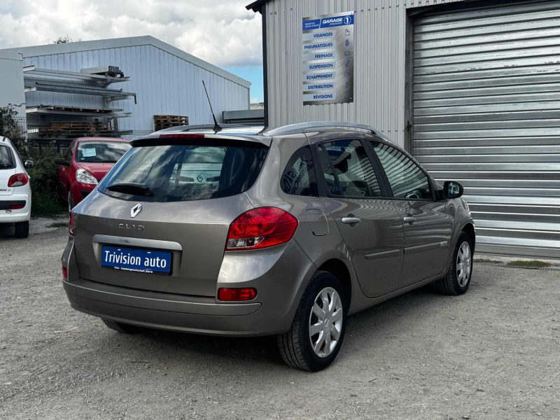 RENAULT CLIO 1.2 16 V 101CH 2010