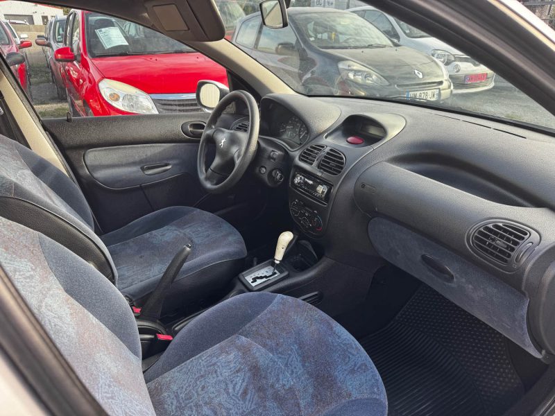 PEUGEOT 206 1.4 PREMIUM 2000