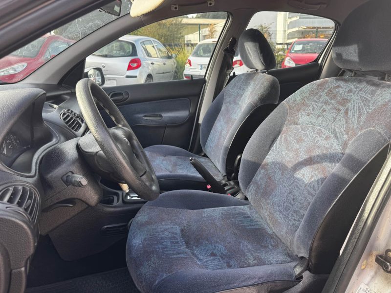 PEUGEOT 206 1.4 PREMIUM 2000
