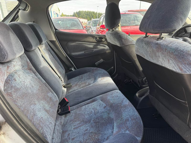 PEUGEOT 206 1.4 PREMIUM 2000